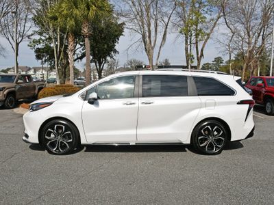 2025 Toyota Sienna — side profile view