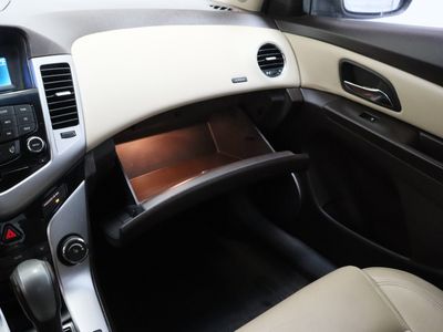 2011 Chevrolet Cruze FWD - Photo 20