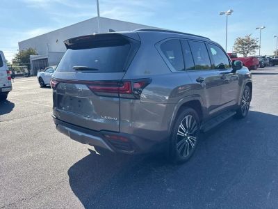 2024 Lexus LX - Photo 3