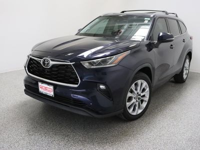 2022 Toyota Highlander FWD - Photo 2