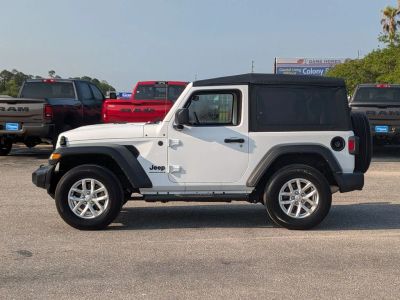 2023 Jeep Wrangler - Photo 2