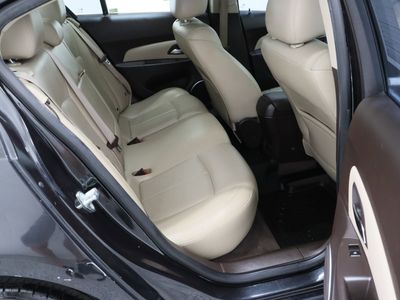 2011 Chevrolet Cruze FWD - Photo 30