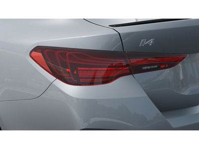 2026 BMW i4 xDrive40 - Photo 8