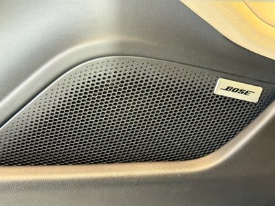 2020 Porsche Taycan — photo 12 view