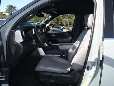 2025 Toyota Tundra - Photo 7