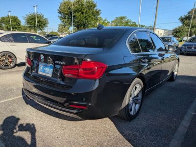2017 BMW 3 Series - Photo 2