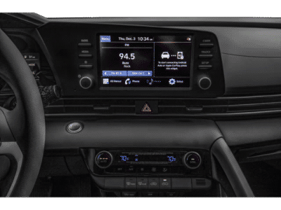 2023 Hyundai Elantra — photo 7 view