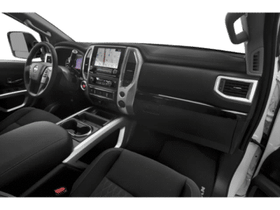 2021 Nissan Titan — photo 12 view