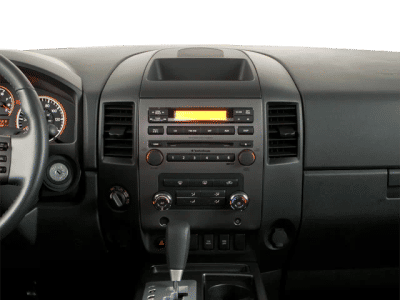 2010 Nissan Titan — photo 18 view