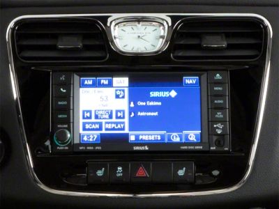 2013 Chrysler 200 — photo 7 view