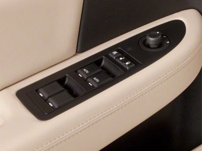 2013 Chrysler 200 — photo 15 view
