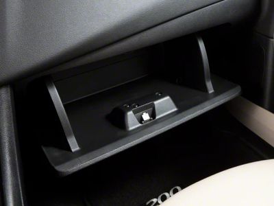 2013 Chrysler 200 — photo 12 view