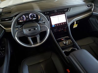 2025 Jeep Grand Cherokee - Photo 12