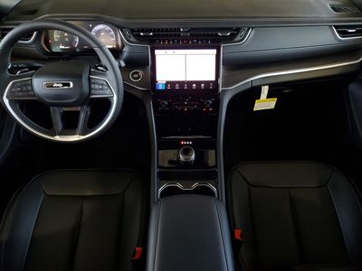 2025 Jeep Grand Cherokee - Photo 11
