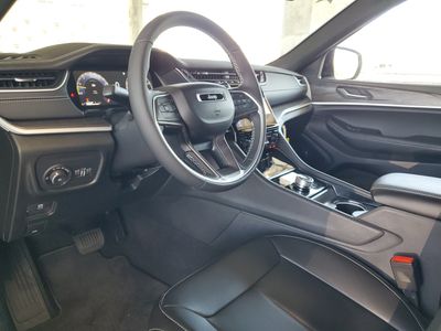 2025 Jeep Grand Cherokee - Photo 17