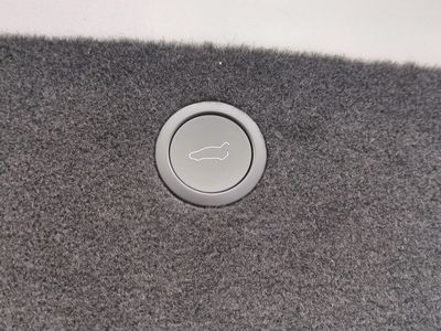 2022 Tesla Model X - Photo 14
