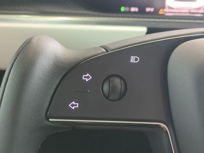 2022 Tesla Model X - Photo 27