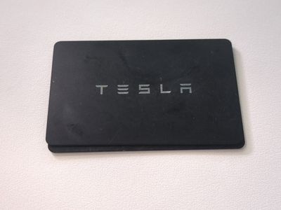 2022 Tesla Model X - Photo 32
