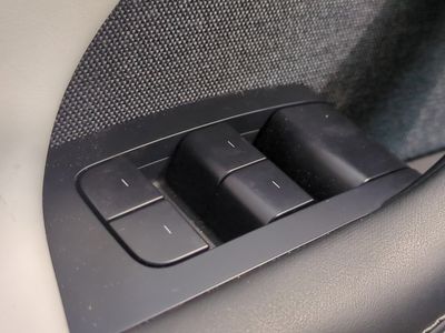 2022 Tesla Model X - Photo 26