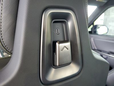 2023 Rivian R1T - Photo 12