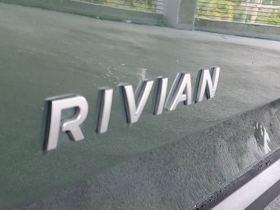 2023 Rivian R1T - Photo 5