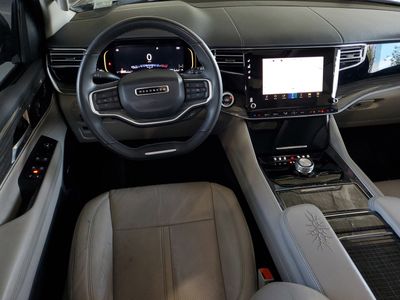2022 Jeep Wagoneer - Photo 12