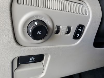 2022 Jeep Wagoneer - Photo 20