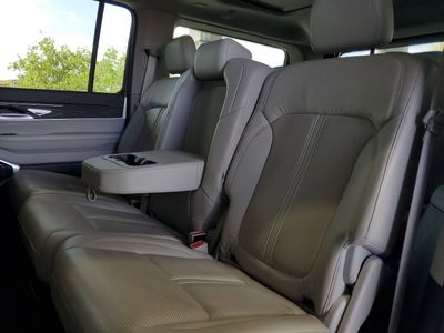 2022 Jeep Wagoneer - Photo 8
