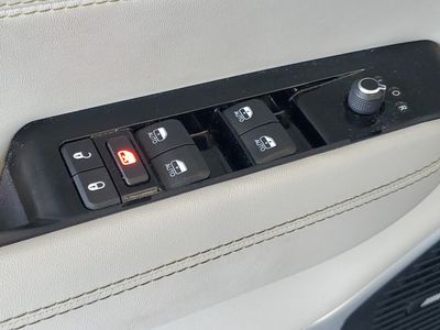 2022 Jeep Wagoneer - Photo 15
