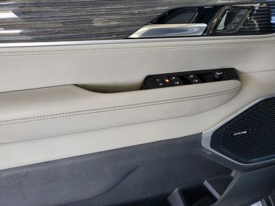2022 Jeep Wagoneer - Photo 14