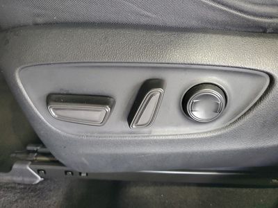 2021 Toyota RAV4 - Photo 19