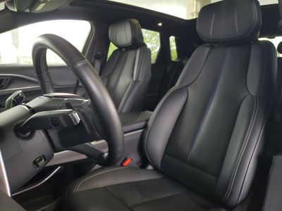 2024 Cadillac LYRIQ - Photo 18