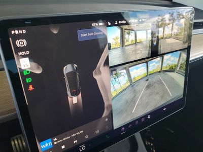 2024 Tesla Model Y - Photo 27