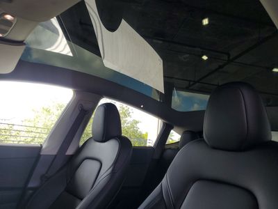 2024 Tesla Model Y - Photo 21