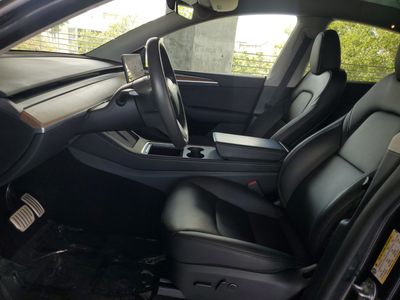 2024 Tesla Model Y - Photo 17