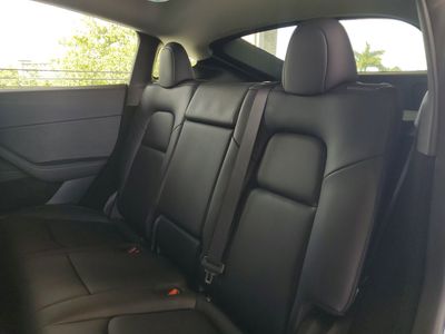 2024 Tesla Model Y - Photo 8