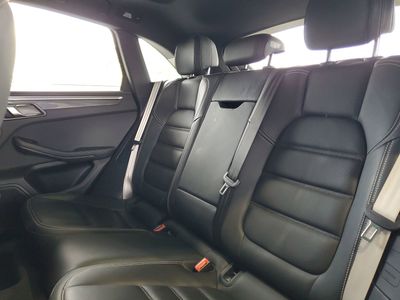 2022 Porsche Macan - Photo 8