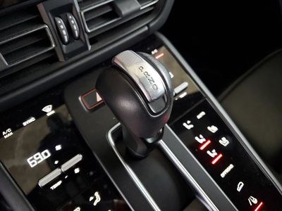 2022 Porsche Macan - Photo 27