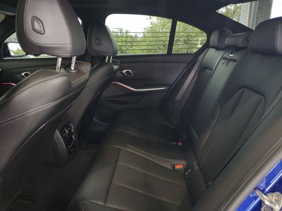 2025 BMW 3 Series - Photo 9