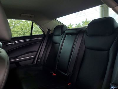 2023 Chrysler 300 - Photo 8
