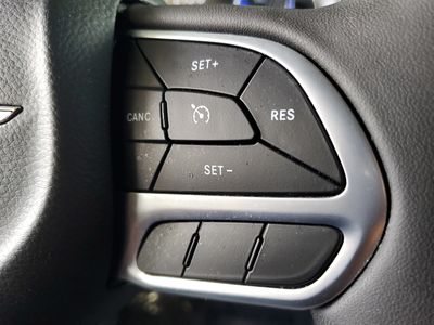 2023 Chrysler 300 - Photo 26