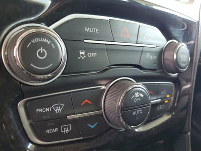 2023 Chrysler 300 - Photo 29