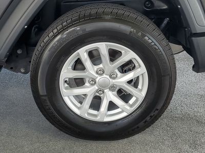 2023 Jeep Wrangler - Photo 7
