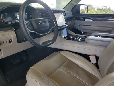 2022 Jeep Wagoneer - Photo 16