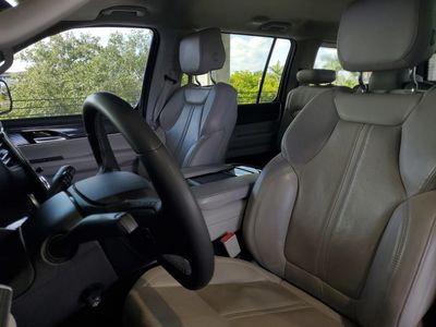 2022 Jeep Wagoneer - Photo 18