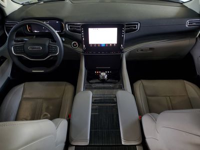 2022 Jeep Wagoneer - Photo 12