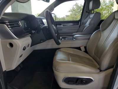 2022 Jeep Wagoneer - Photo 17