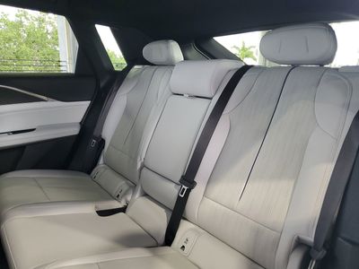 2024 Cadillac LYRIQ - Photo 8