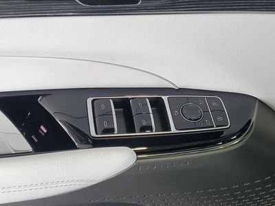 2024 Cadillac LYRIQ - Photo 15
