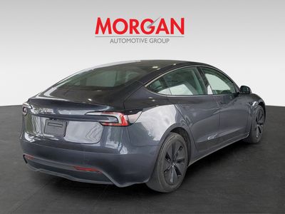 2025 Tesla Model 3 - Photo 2